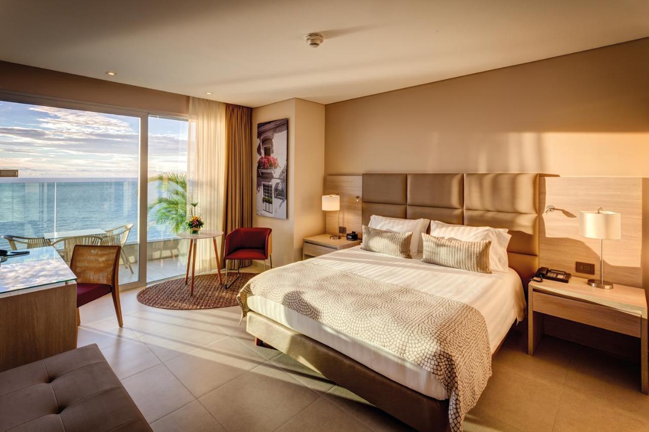 Estelar Cartagena De Indias Hotel Y Centro De Convenciones Buitenkant foto A room at the hotel