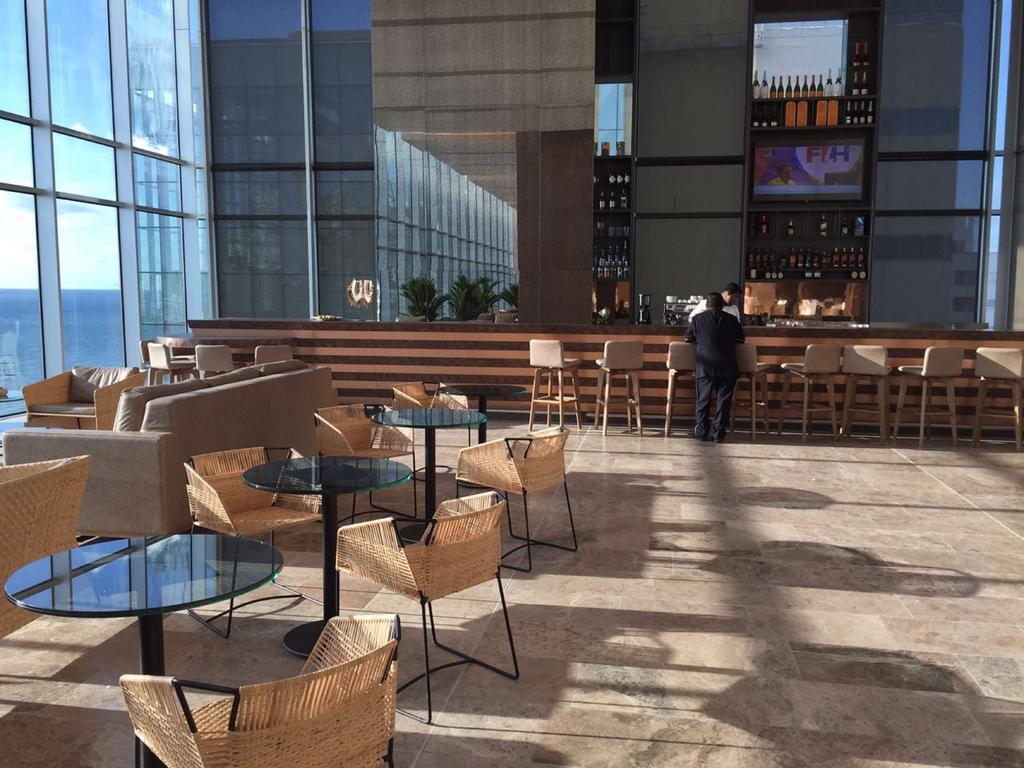 Estelar Cartagena De Indias Hotel Y Centro De Convenciones Buitenkant foto The lounge at the airport