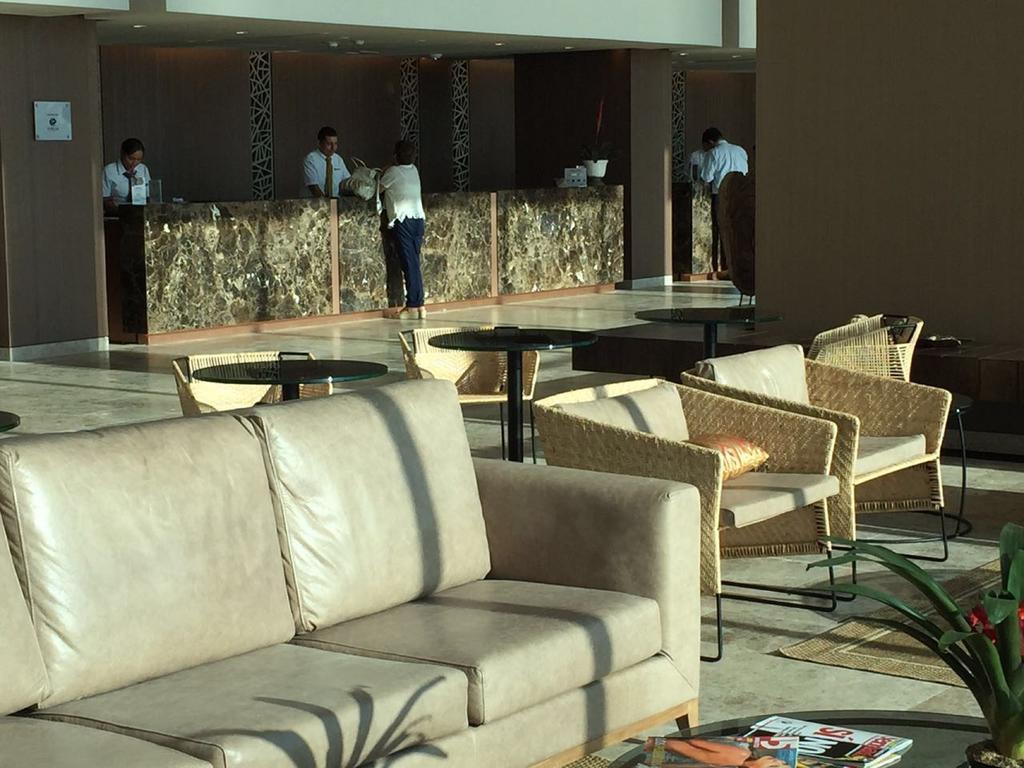 Estelar Cartagena De Indias Hotel Y Centro De Convenciones Buitenkant foto The lobby of the hotel
