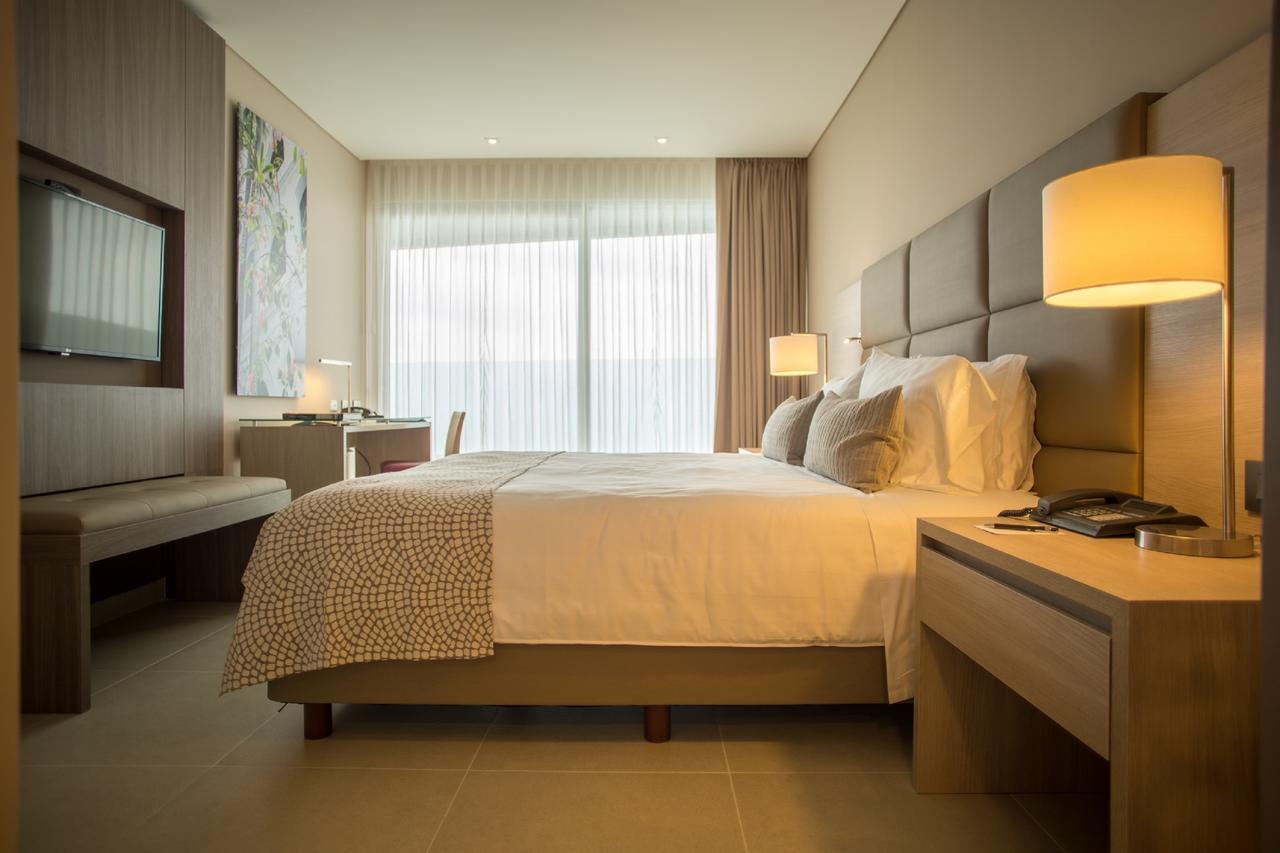 Estelar Cartagena De Indias Hotel Y Centro De Convenciones Buitenkant foto A bedroom at the hotel