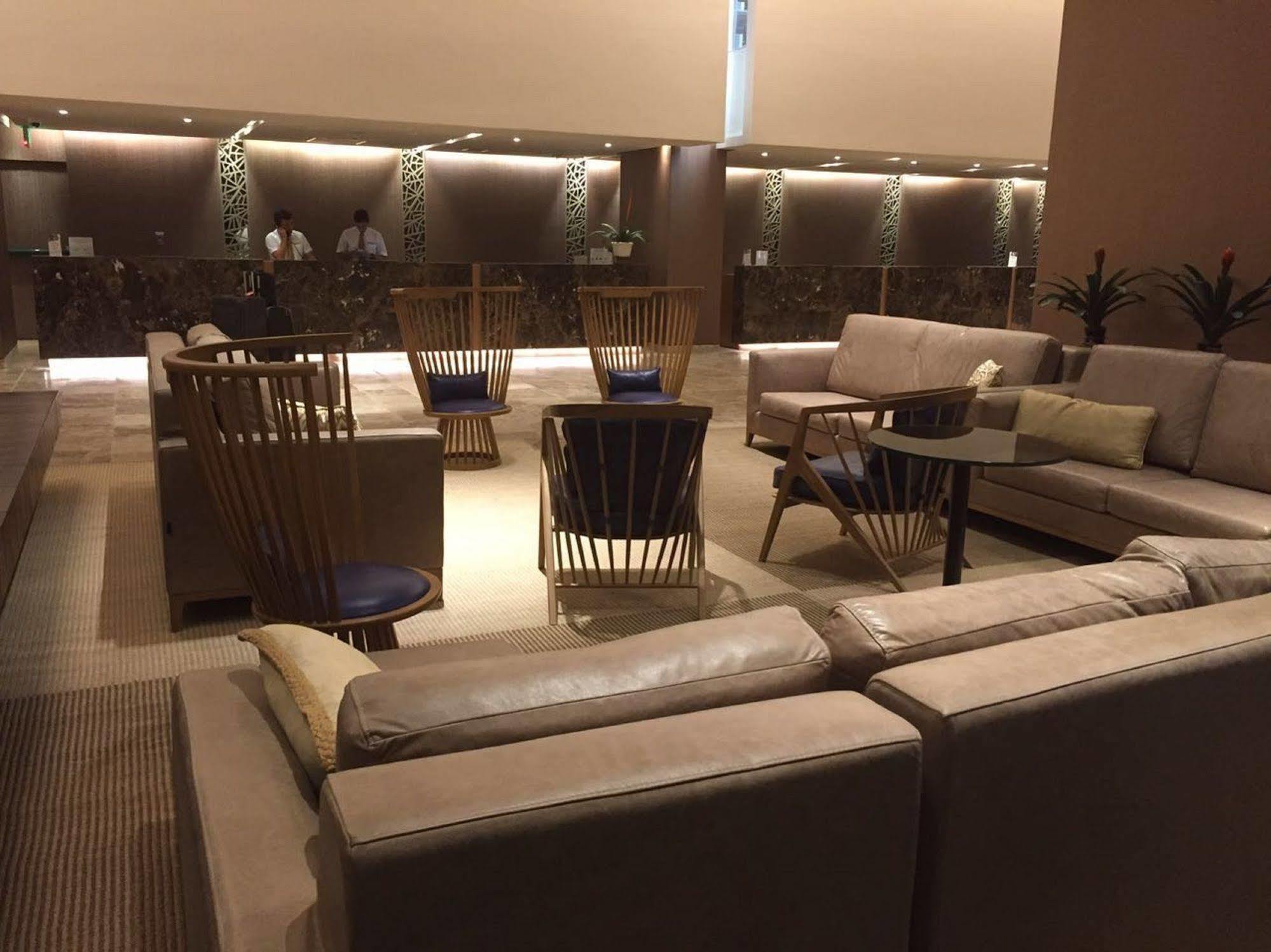 Estelar Cartagena De Indias Hotel Y Centro De Convenciones Buitenkant foto The lounge at the airport
