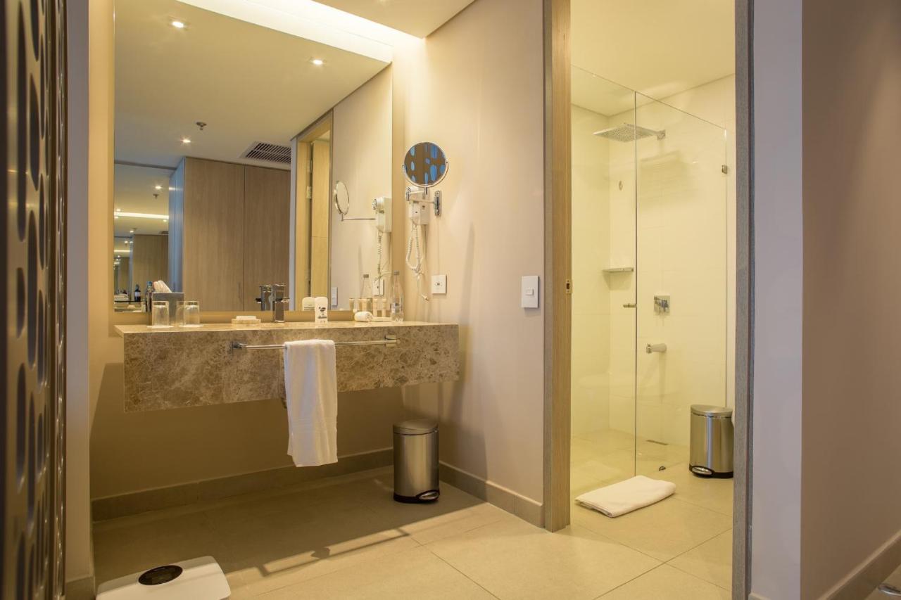 Estelar Cartagena De Indias Hotel Y Centro De Convenciones Buitenkant foto Bathroom